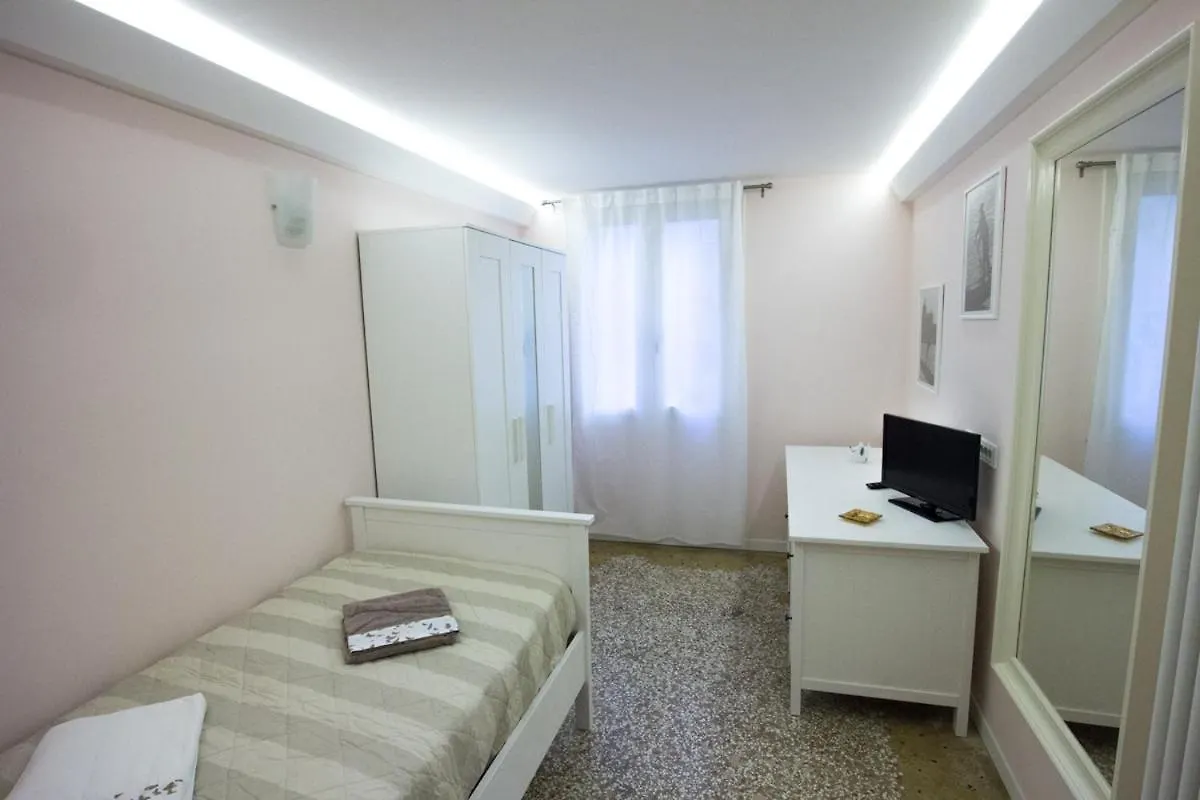 Venice Rialto Bridge Apartment 0*,  Italy