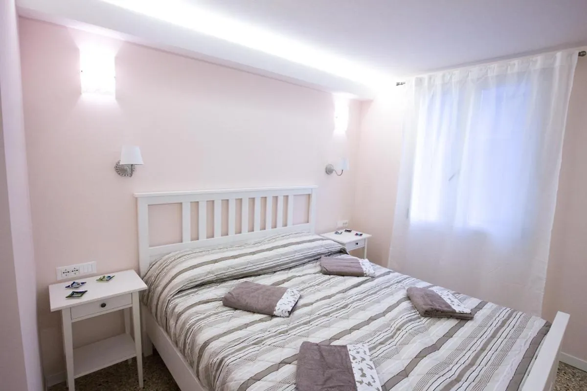 Venice Rialto Bridge Apartment