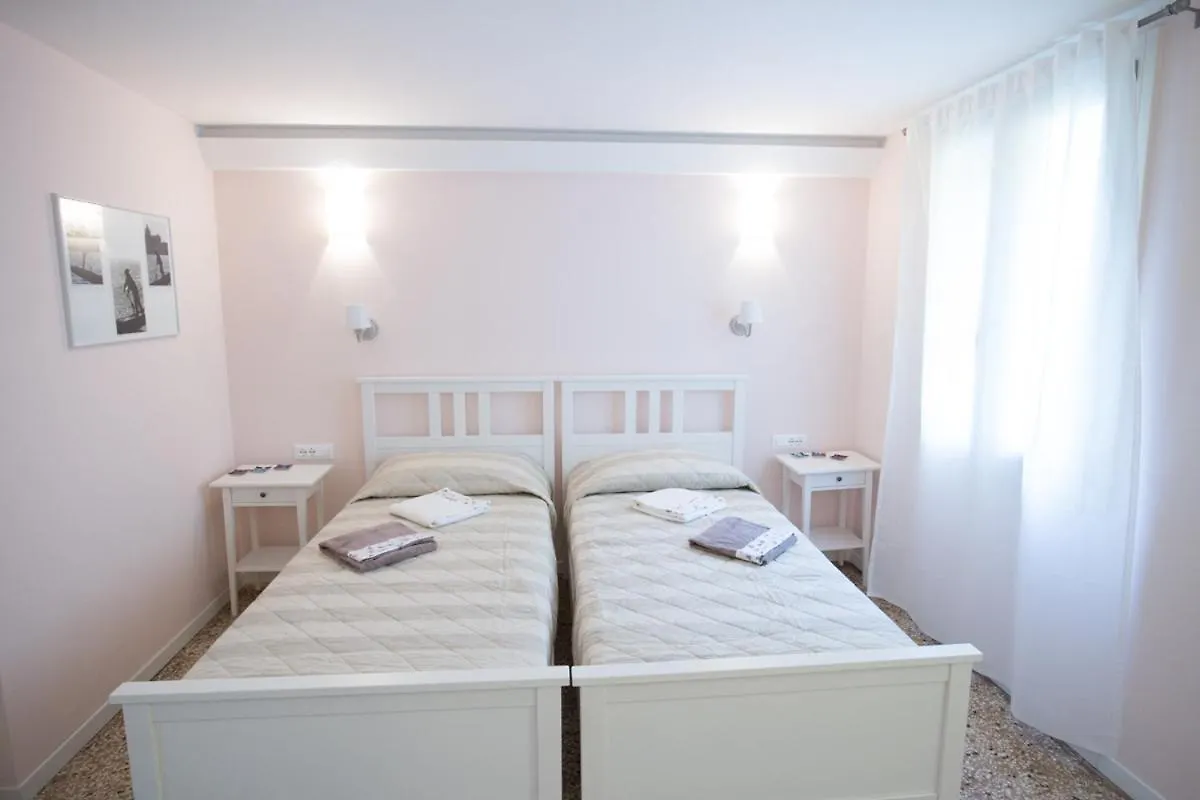 Venice Rialto Bridge Apartment
